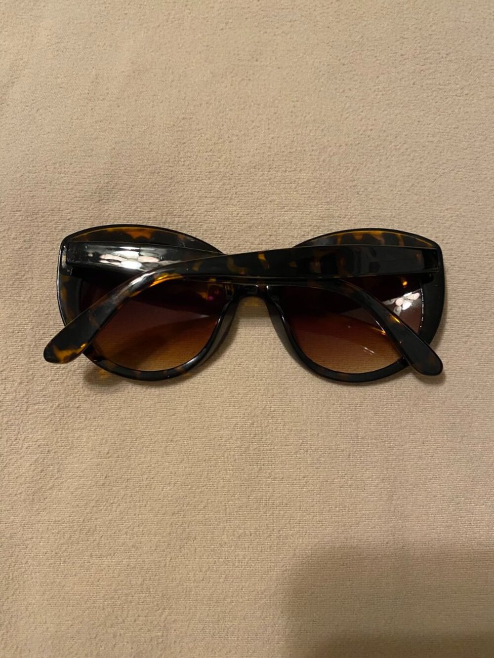 SUNGLASSES Tortoise Shell Frame - Picture 4 of 4